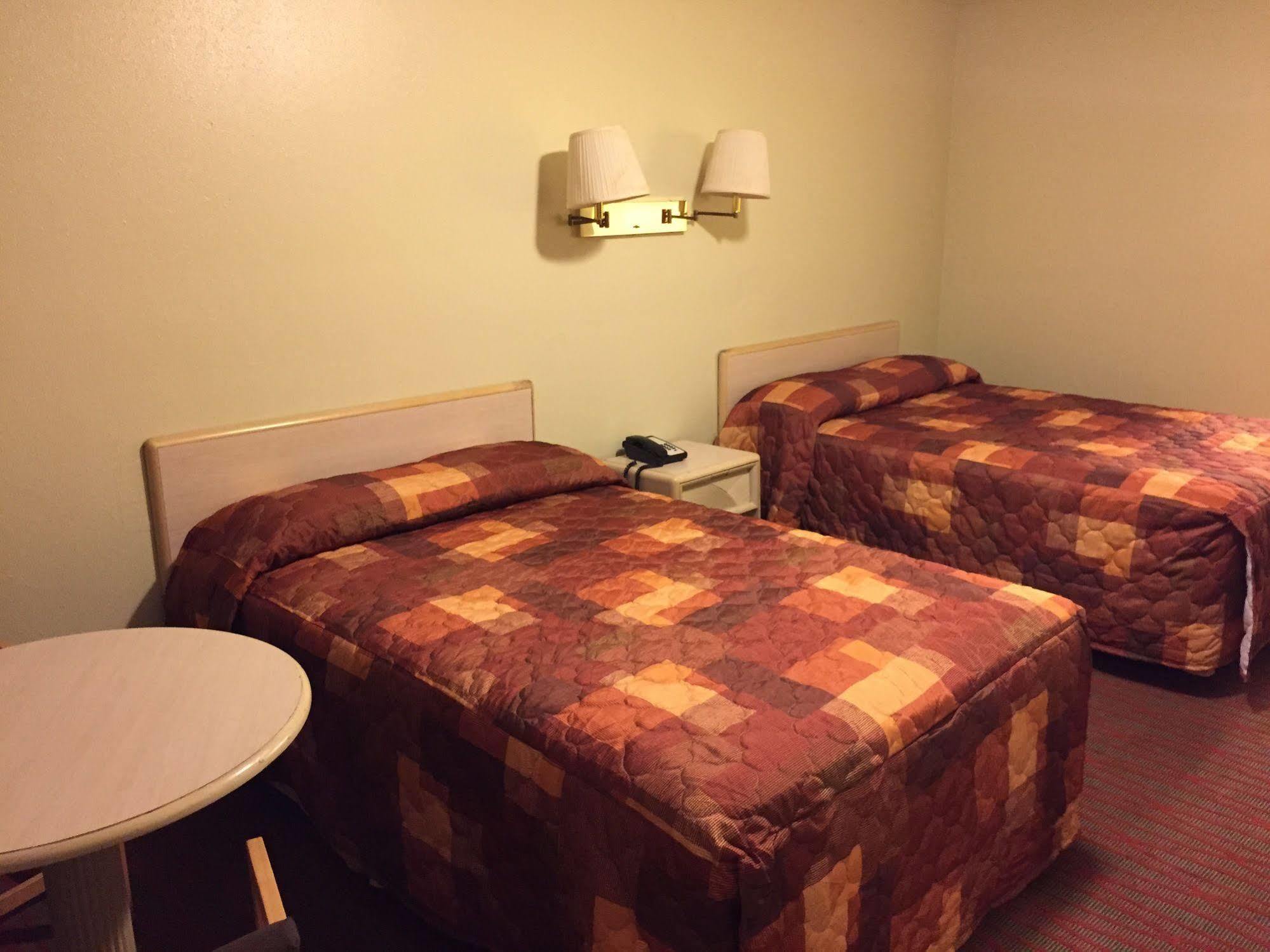 Sebring Inn Екстер'єр фото