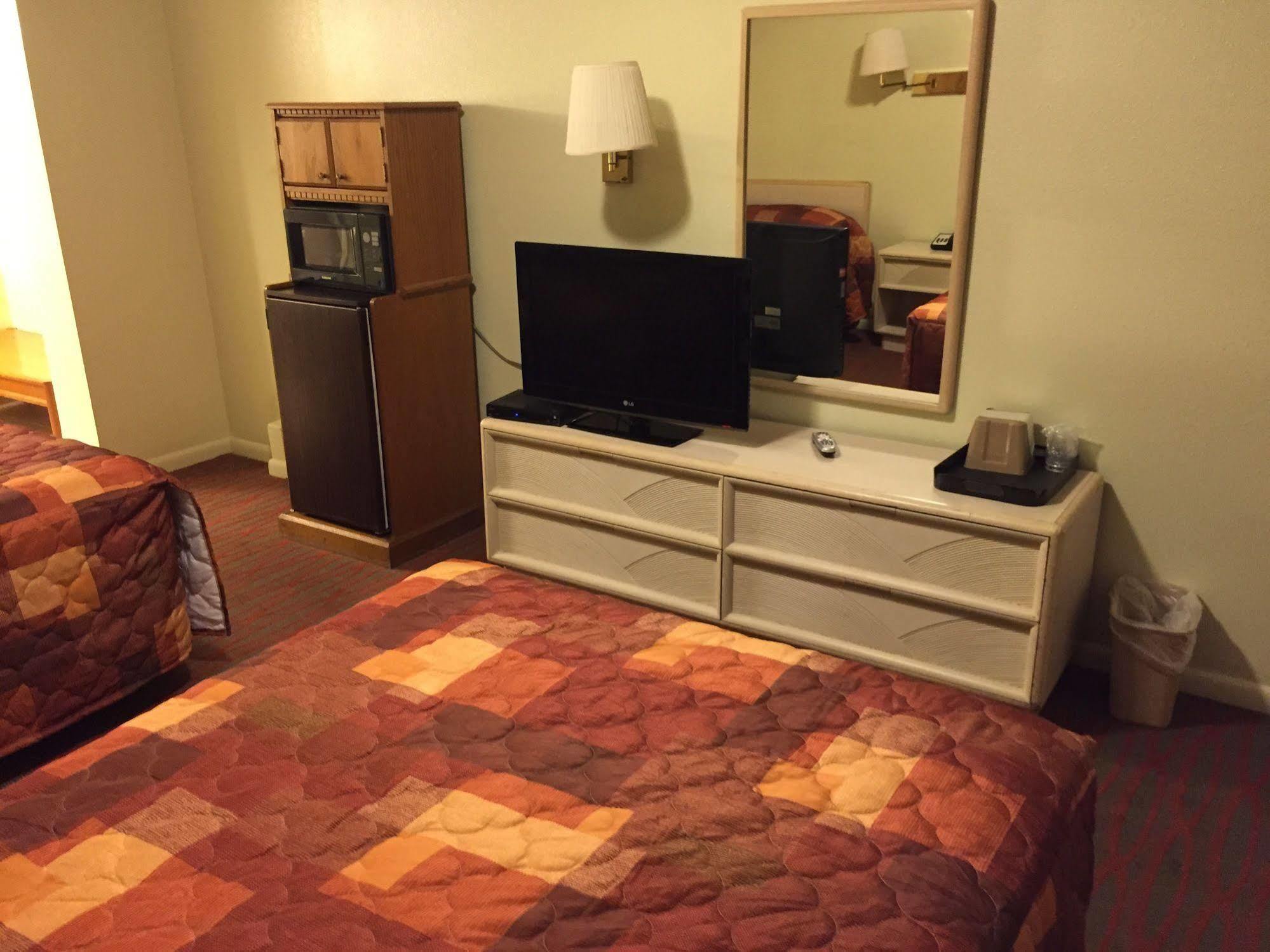Sebring Inn Екстер'єр фото