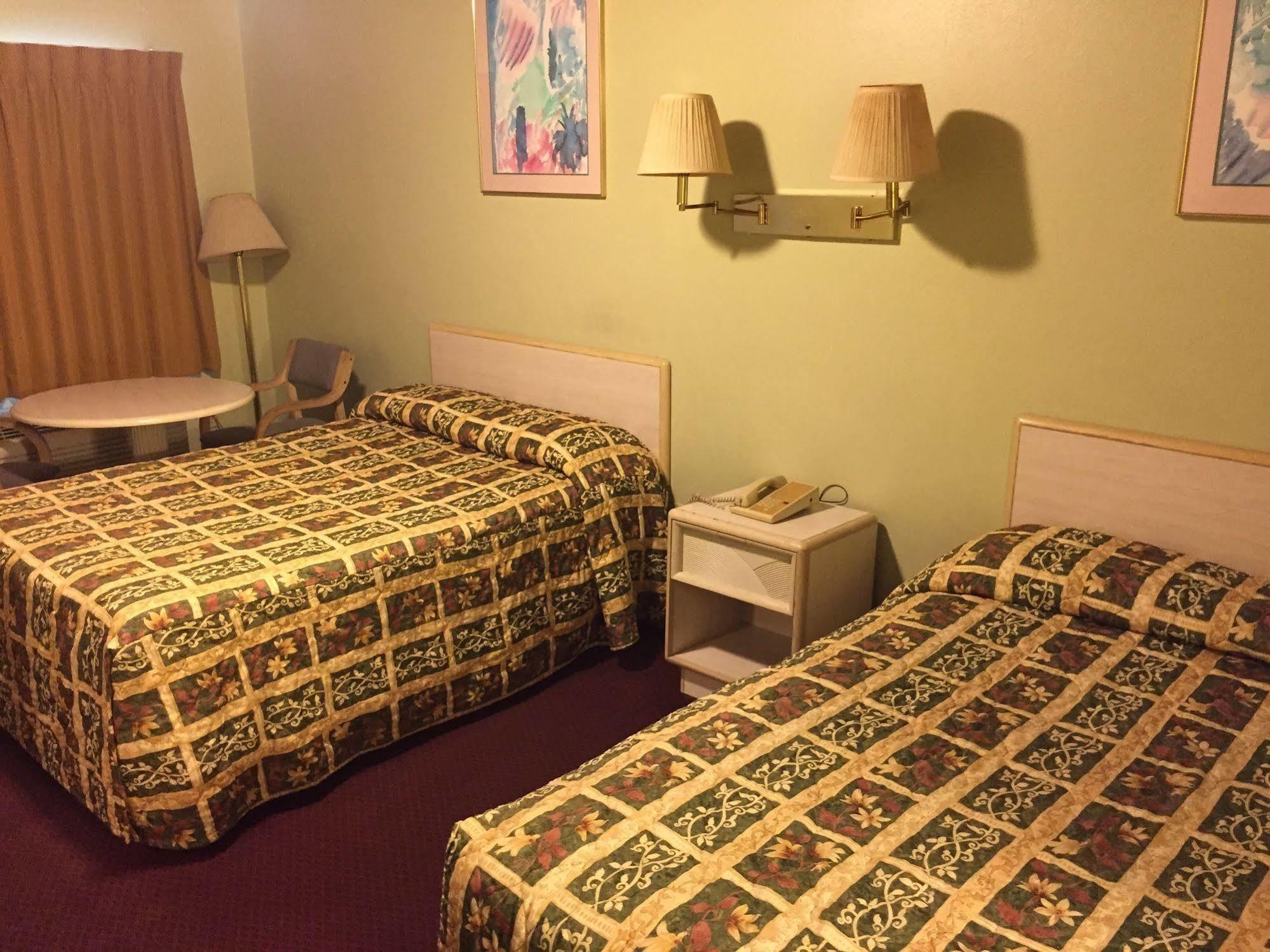Sebring Inn Екстер'єр фото